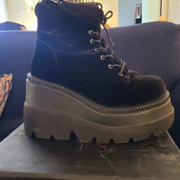 Demonia Velvet Black Platform Shoes - Picture 4 of 5